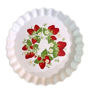 VTG Action Stoneware Strawberries 10" Tart Quiche Baking Casserole Pie Dish